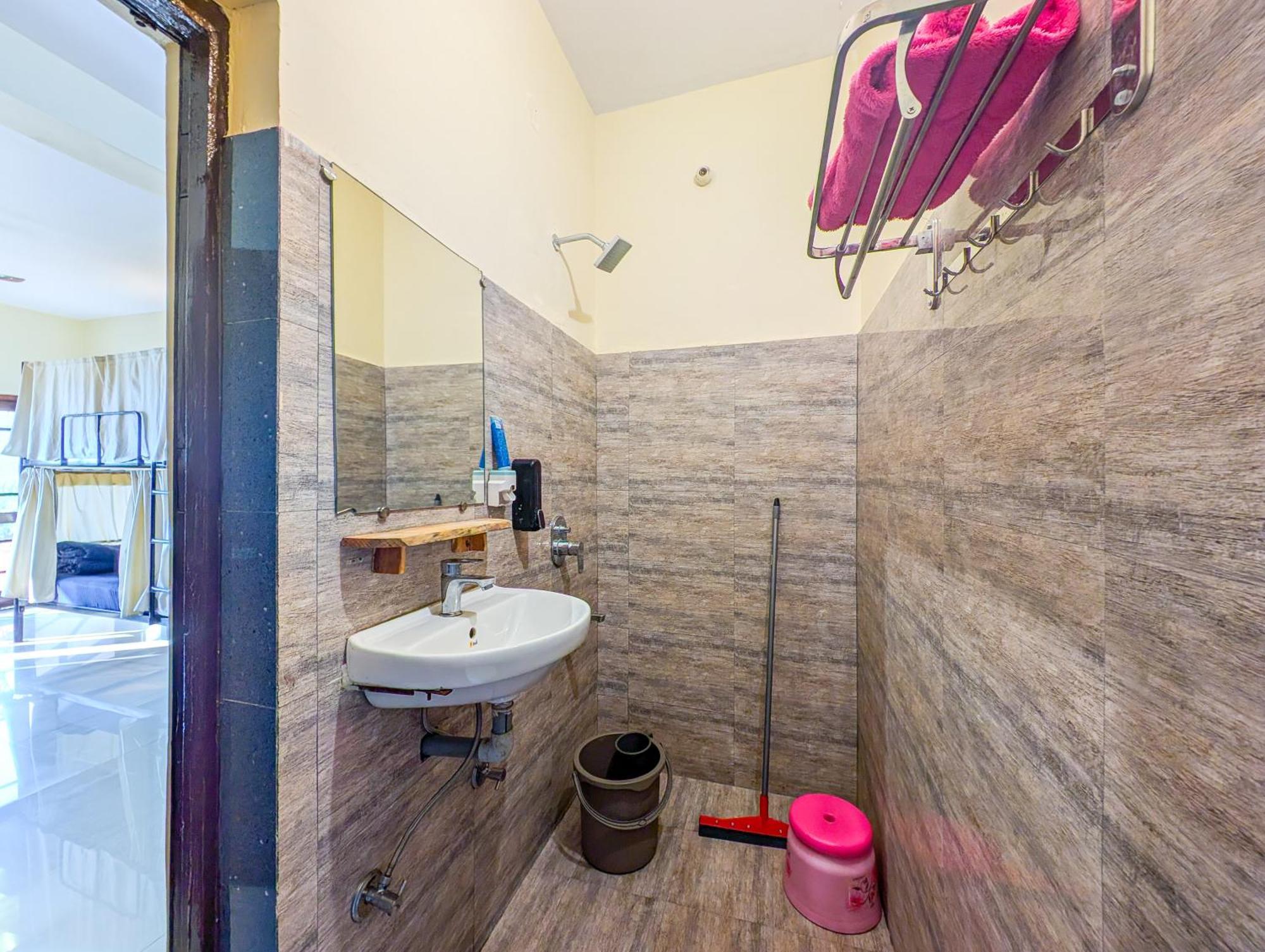 Hobo Hostel Dharamshala Ngoại thất bức ảnh